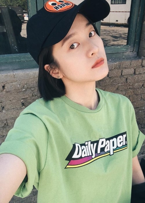 Zhang Xueying clicking a selfie in 2019