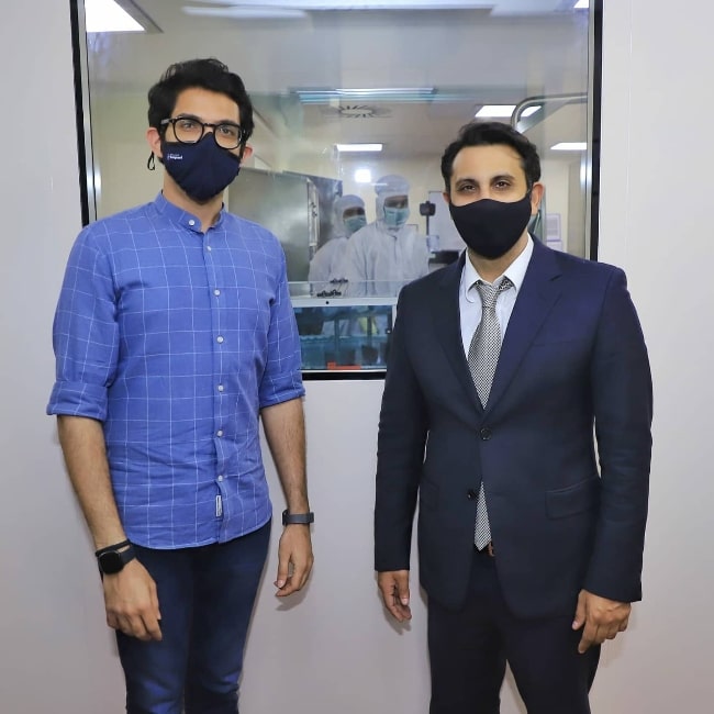 Adar Poonawalla (Right) and Aaditya Thackeray posing for a picture in January 2021
