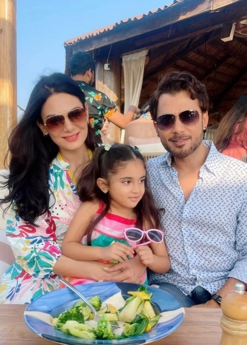 Anupam Mittal and his wife Aanchal Kumar with their daughter Alyssa Mittal in January 2022