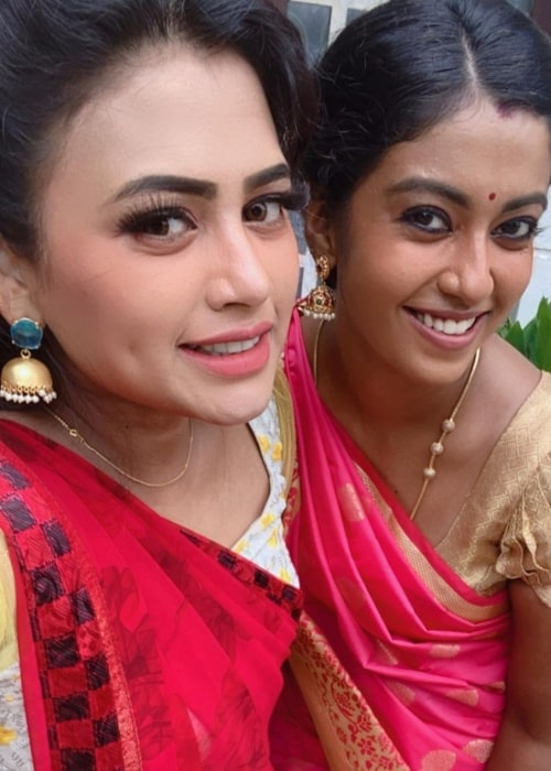 Farina Azad and fellow actress Roshni Haripriyan in a selfie that was taken in November 2021