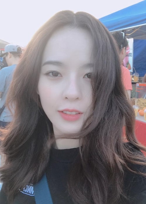 Heo Jung Hee as seen while taking a selfie in April 2018
