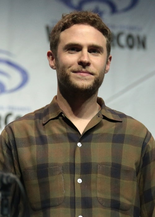 Iain De Caestecker speaking at the 2018 WonderCon in Anaheim, California