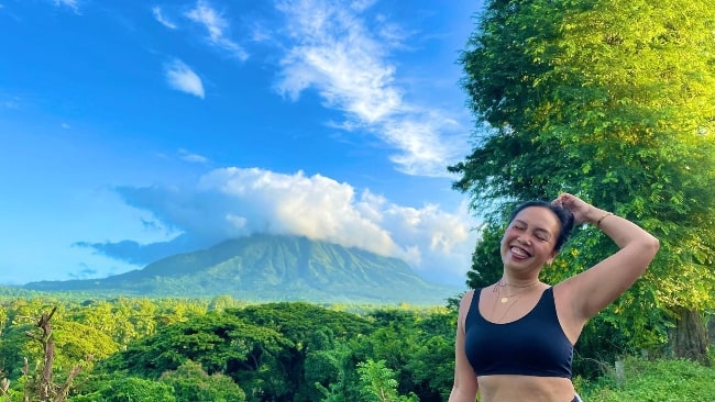 Kakai Bautista posing for the camera in Dolores, Quezon in November 2021