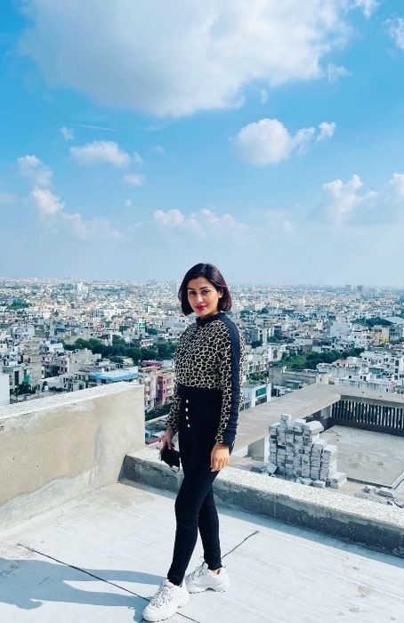 Rimi Sen as seen while posing for a picture in Jaipur, Rajasthan in September 2021