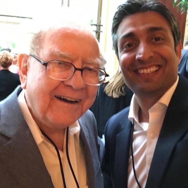 Rishad Premji in a selfie with American business magnate, investor, and philanthropist Warren Buffett in April 2021