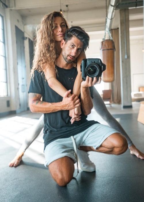 Jesse Wellens and his beau Tawny Janae in a selfie that was taken in August 2019