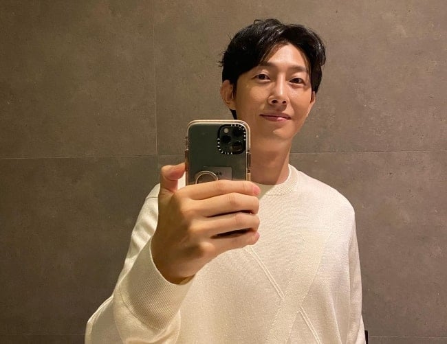 Kang Ki-young as seen while taking a mirror selfie in July 2020