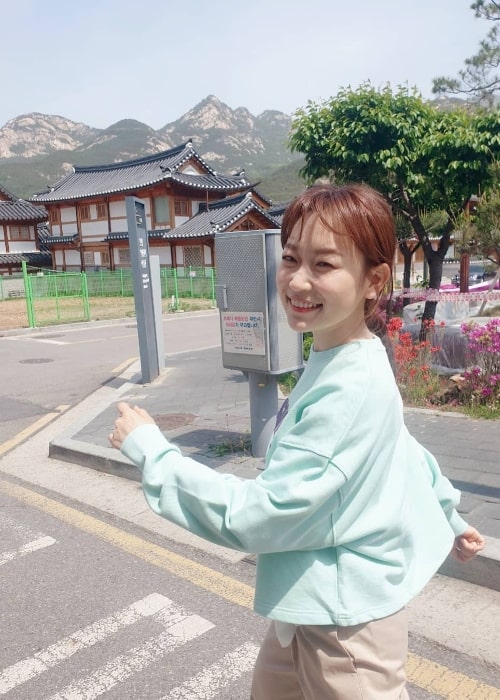 Kim Seul-gi as seen while smiling for the camera in May 2020
