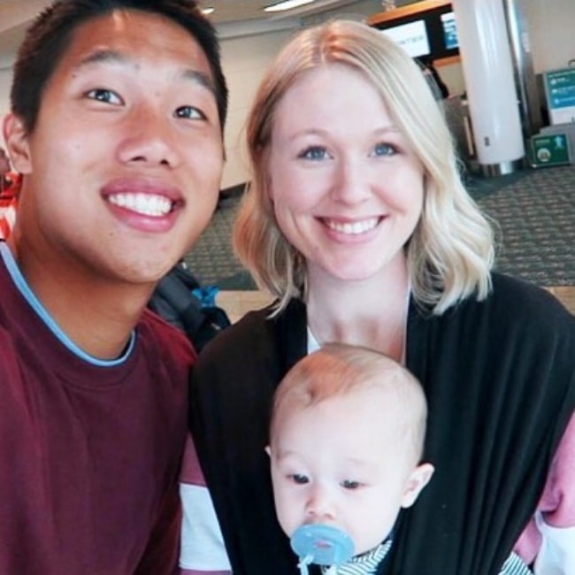 Landon Nguyen in a selfie with his mother Keren and father Khoa in March 2016