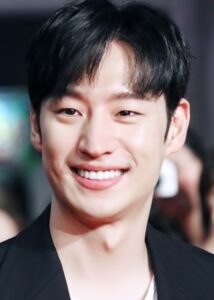 Lee Je-hoon Height, Weight, Age, Girlfriends, Biography, Family, Facts