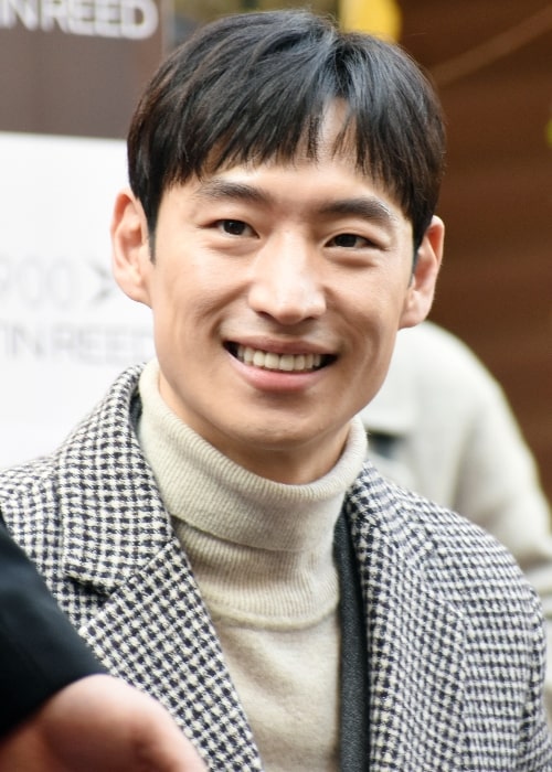 Lee Je-hoon as seen at a fansign event for Austin Reed at Mario Outlet in Gasan-dong on November 3, 2018