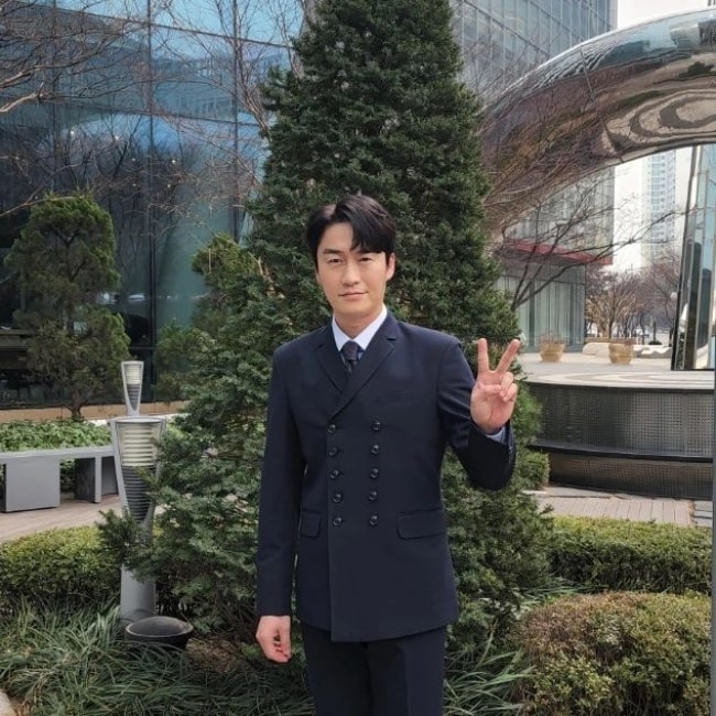 Oh Eui-shik as seen while posing for a picture in March 2022