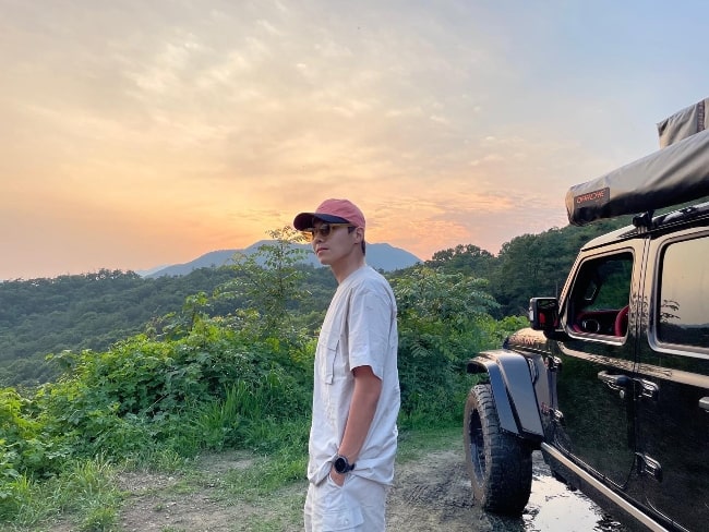 Park Eun-seok as seen while posing for a picture