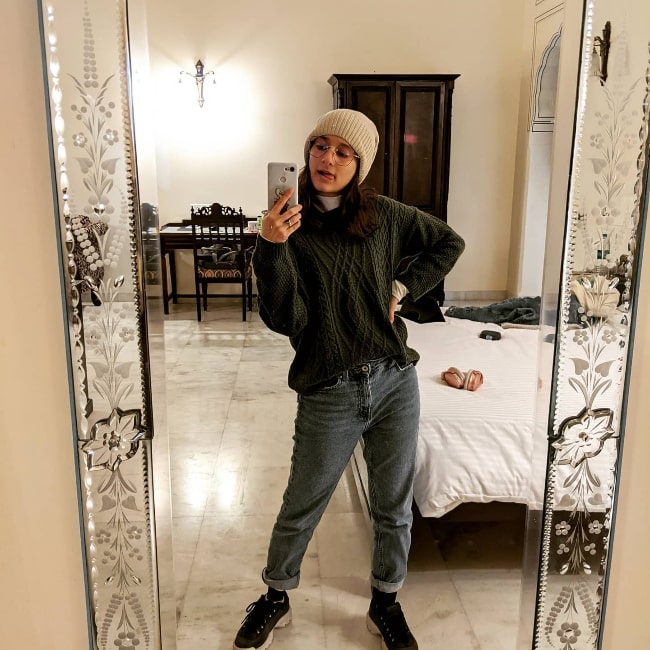 Yashaswini Dayama as seen taking a mirror selfie in January 2021