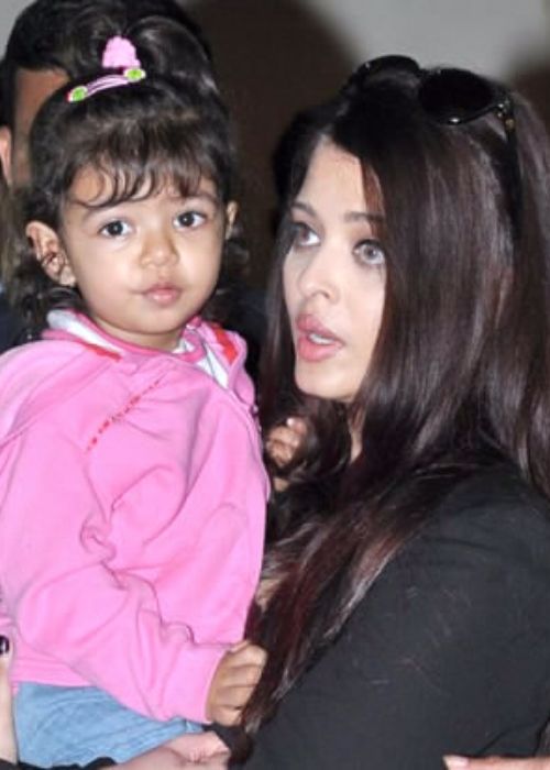 A young Aaradhya Bachchan seen with her mother Aishwarya Rai in 2013