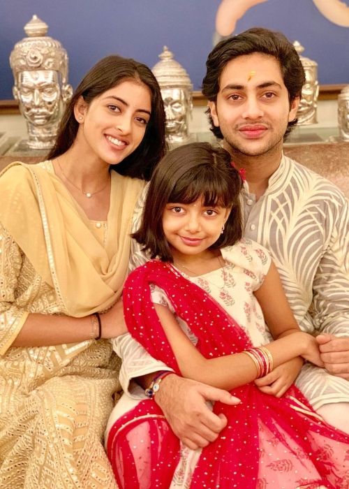 Aaradhya Bachchan (center) sitting with her cousins Navya Naveli and Agastya Bachchan in 2019