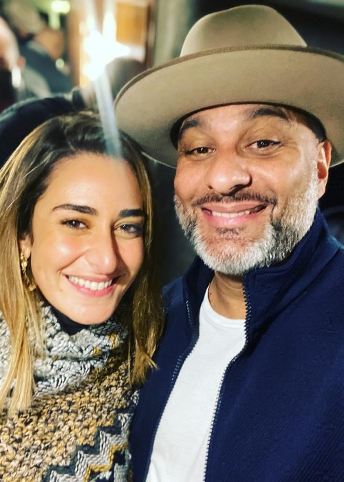 Amina Khalil smiling in a picture alongside Russell Peters at Zed Park in Egypt in December 2021