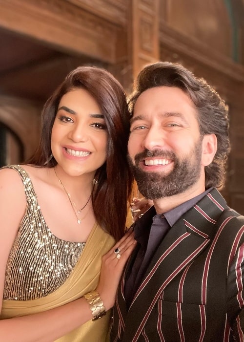 Anjum Fakih smiling in a selfie with fellow actor Nakuul Mehta in January 2022