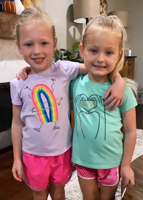Ava Busby as seen in a picture with her sister Parker Busby in October 2020