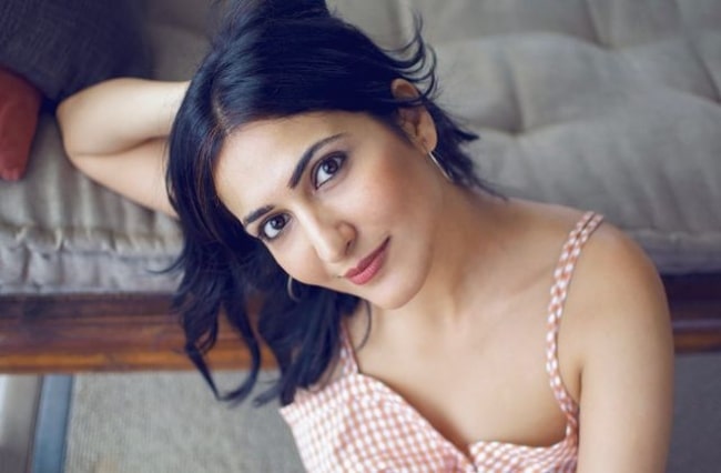 Eisha Chopra Height Weight Age Body Statistics Safe Home Diy 