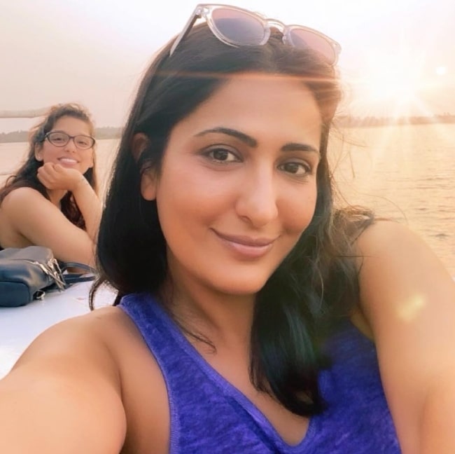 Eisha Chopra sharing a sunset selfie in July 2021