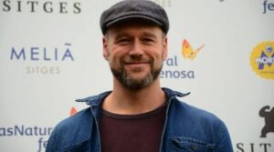 Elliot Cowan