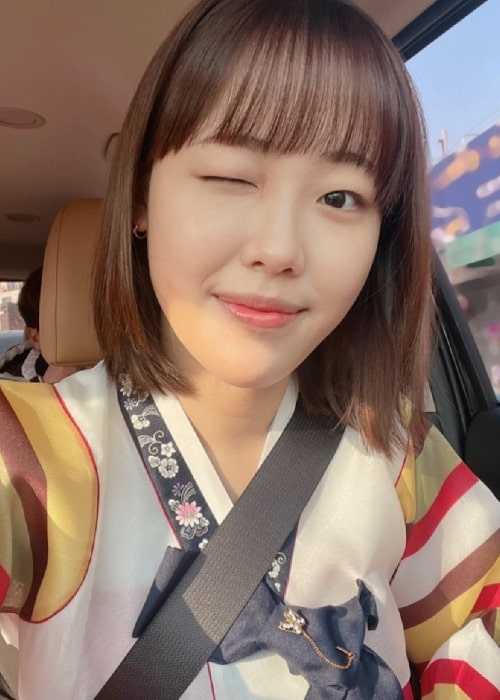 Kim Bo-eun blinking as they click a selfie in January 2022