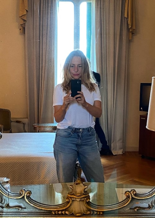 Pilar Castro as seen while taking a mirror selfie in Grand Hotel & La Pace SPA in 2021