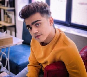 Rohan Shah Height, Weight, Age, Girlfriend, Family, Facts, Biography