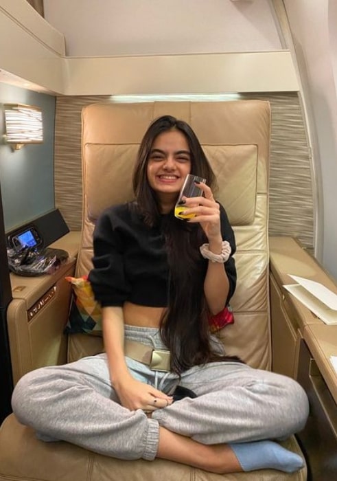 Ruhaanika Dhawan in March 2022 wishing happy holidays to herself