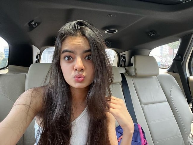 Ruhaanika Dhawan sharing her selfie in April 2022