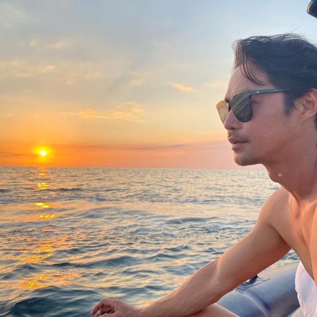 Zanjoe Marudo pictured while enjoying a sunset in Nasugbu, Batangas in January 2022