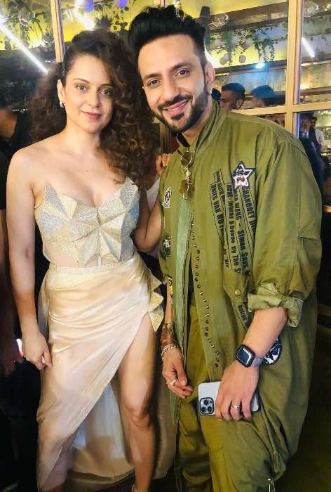 Ali Merchant posing for the camera alongside Kangana Ranaut in May 2022