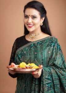 Amruta Fadnavis Height, Weight, Family, Spouse, Education