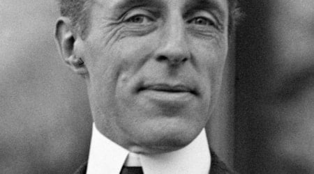 D. W. Griffith Height, Weight, Age, Facts, Biography