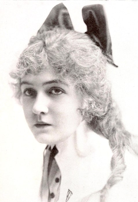 Dorothy Gish featured in 'Stars of the Photoplay' in 1916