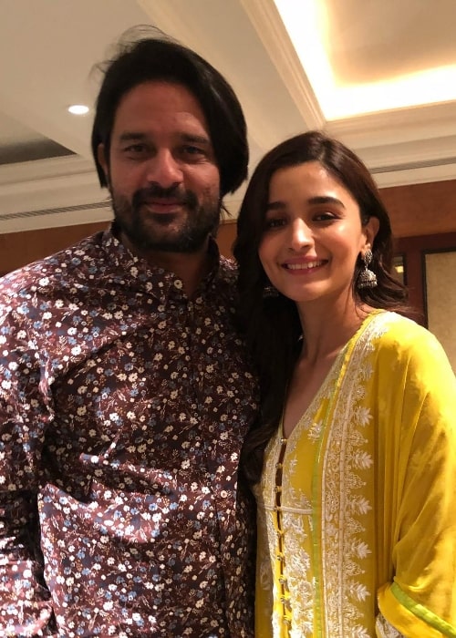 Jaideep Ahlawat smiling for a picture alongside Alia Bhatt