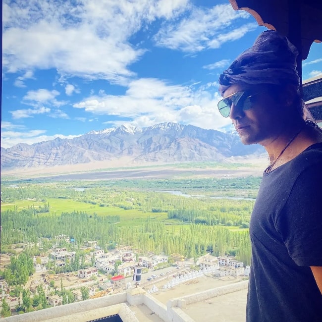 Jubin Nautiyal posing for a picture in Ladakh, India in May 2022