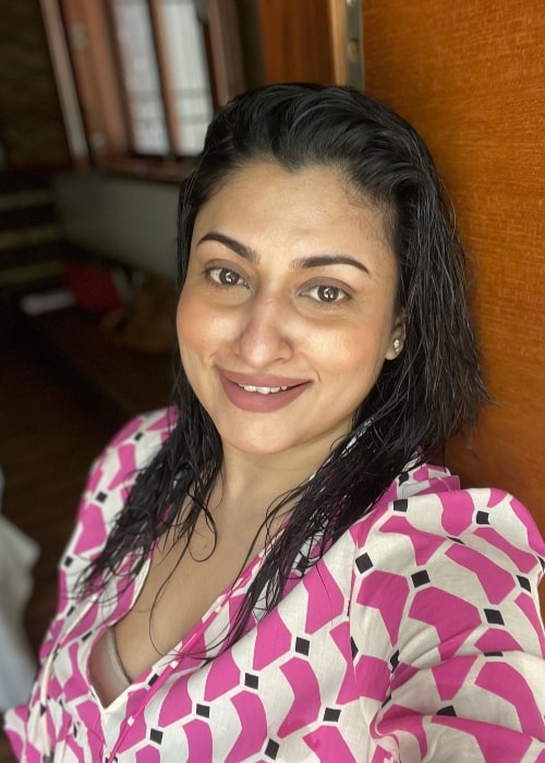 Malavika as seen in a selfie that was taken in Mizu, Mumbai in May 2022