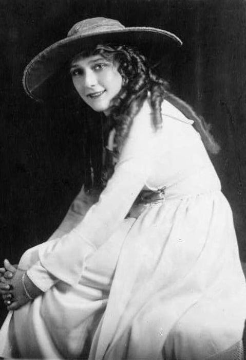 Mary Pickford circa 1921