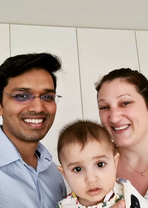 Pentala Harikrishna with his wife and daughter, as seen in January 2022
