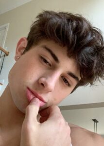 Ryan Clements Height, Weight, Age, Girlfriend, Facts, Biography