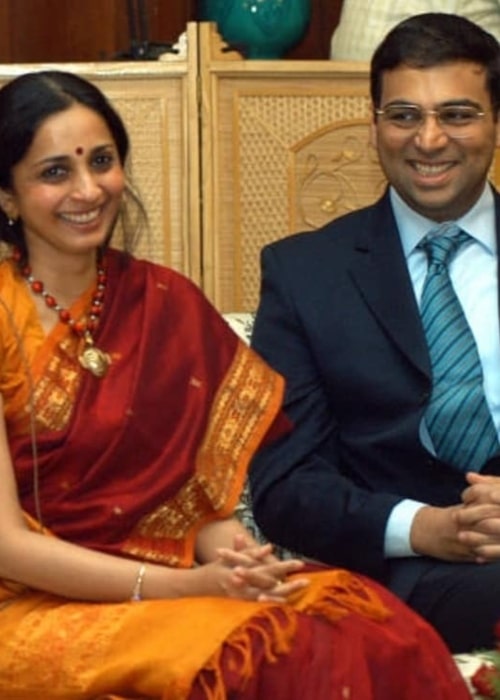 Chennai: 11.12.08. World Chess Champion, Viswanathan Anand seen with his  wife Aruna Anand during his