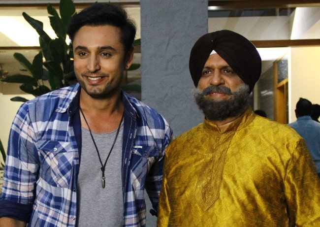 Anshul Trivedi (Left) with Darshan Jariwala on the sets of 'Oxygen'