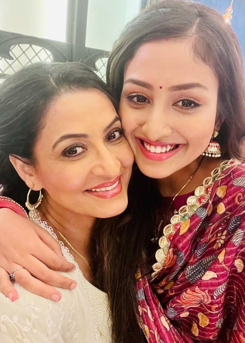 Dolly Sohi as seen in a selfie that was taken with her mother Anchal Sahu in May 2022