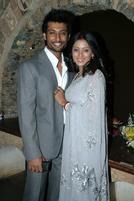 Indraneil Sengupta posing for the camera alongside Barkha Bisht Sengupta at their wedding reception party
