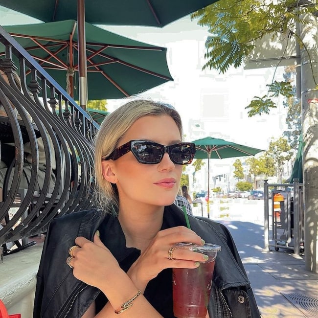 Mia Healey as seen in a picture that was taken at Urth Caffe - Melrose Ave, Hollywood California in May 2022