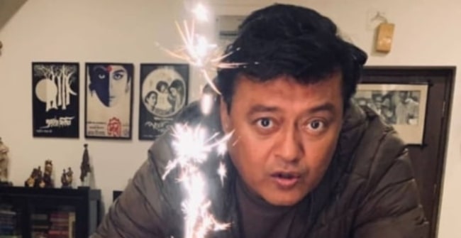 Saswata Chatterjee celebrating his brithday at his home in December 2021