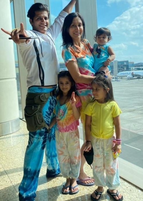 Teejay Sidhu as seen with her husband and children in November 2021