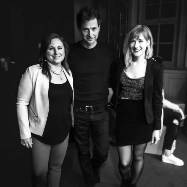 Bennett seen with Judit Polgar and Anna Rudolf